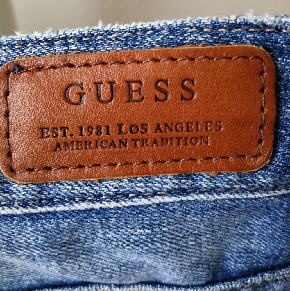 Y2K Guess Denim boyfriend shorts, size 23 - Picture 3 of 8